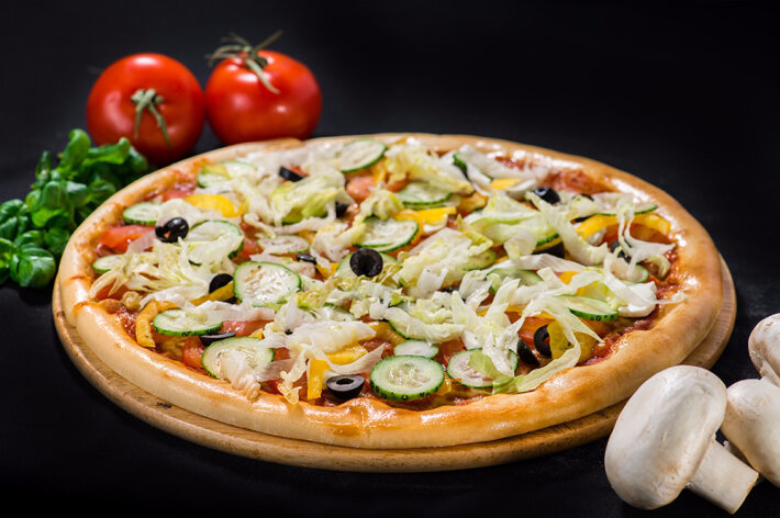 Пицца «Греческая» на толстом тесте