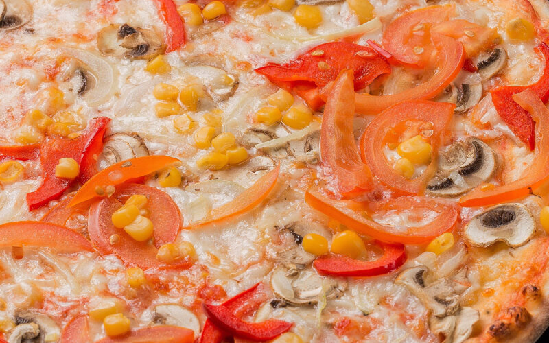 Пицца «Вегетарианская» на пышном тесте