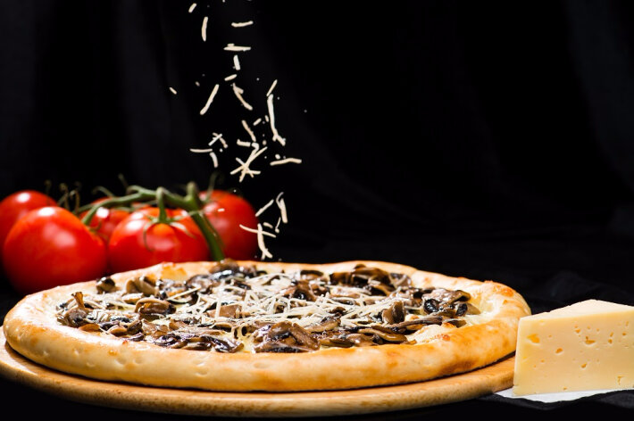 Пицца «Капричоза» на толстом тесте