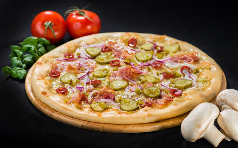 Пицца на толстом тесте «Бавария»