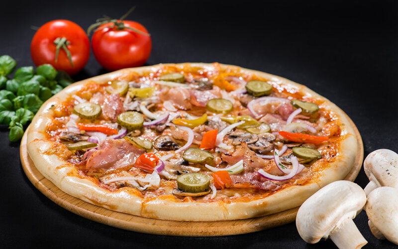 Пицца на толстом тесте «Деревенская»