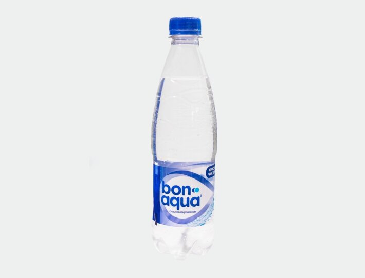 Питьевая вода BonAqua сильногазированная