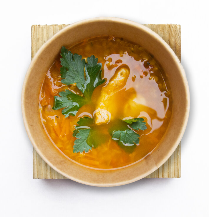 Чечевичный суп с вялеными помидорами и индейкой