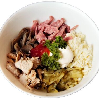 Салат мясной с языком