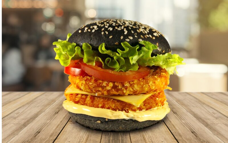 Black burger с двойной куриной котлетой