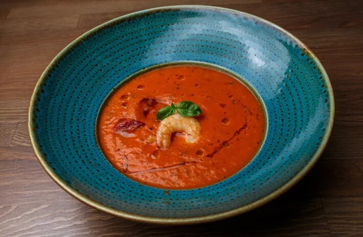 Крем-суп томатный с креветками