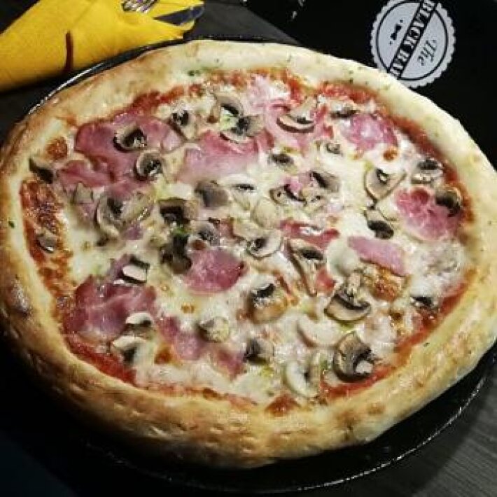 Пицца «Прошутто и фунги»