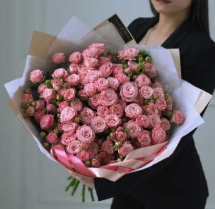 Букет LOVE Pink из кустовых роз