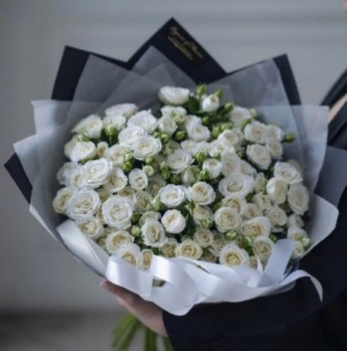 Букет LOVE White Из кустовых роз