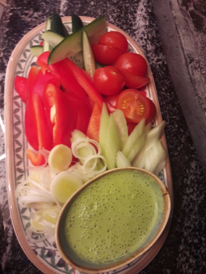 Закуска из овощей со сметанным соусом