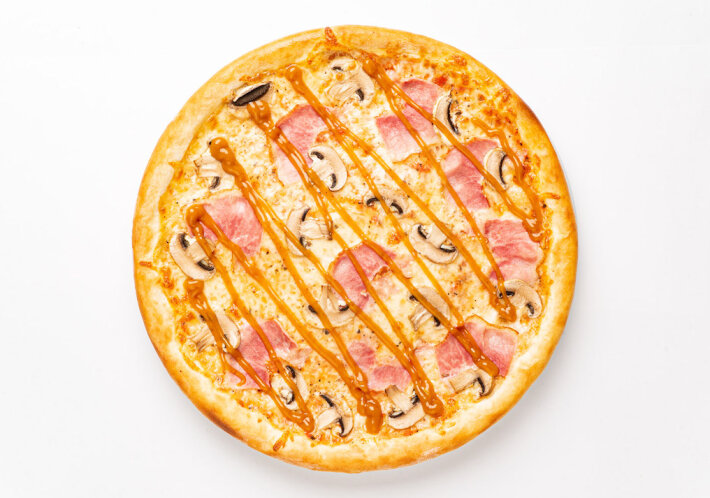 Пицца «Ветчина-грибы» с соусом «Карри» на пышном тесте