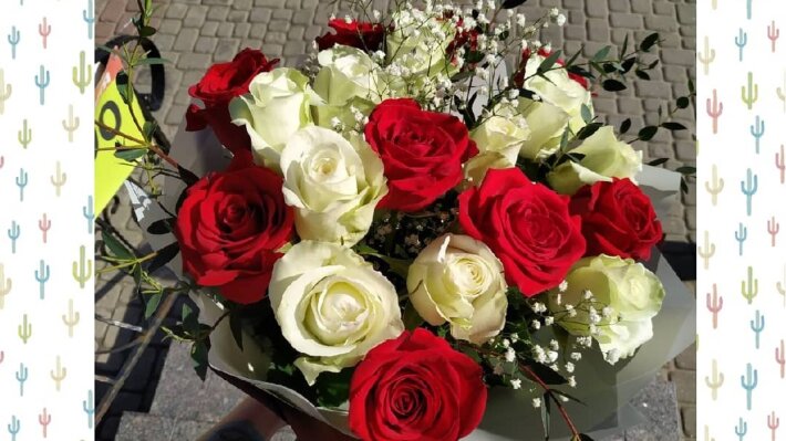 Букет из красно-белых роз «Идилия»