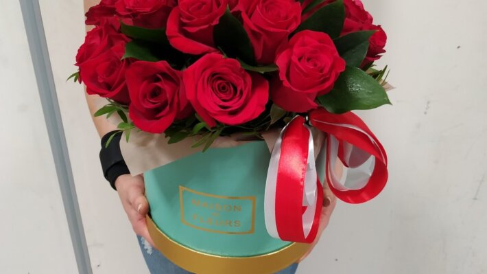 Коробка с розами «Классика 21»