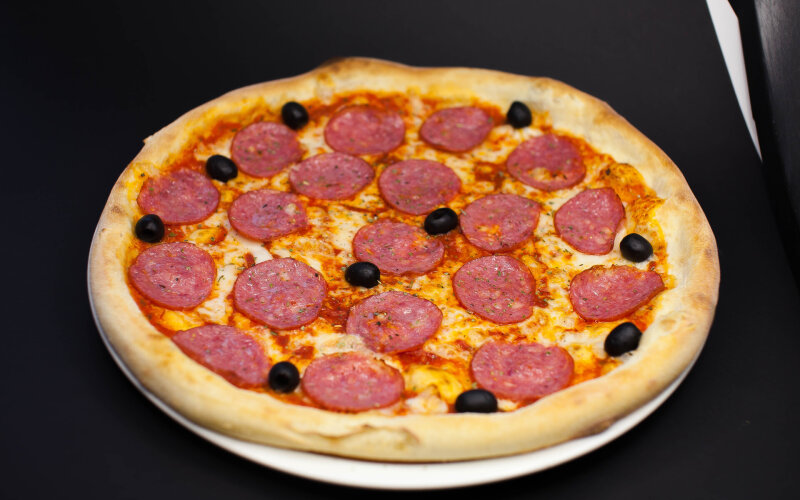 Пицца «Салями»