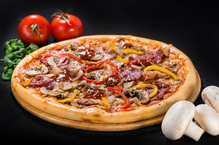 Пицца на толстом тесте «Везувий»