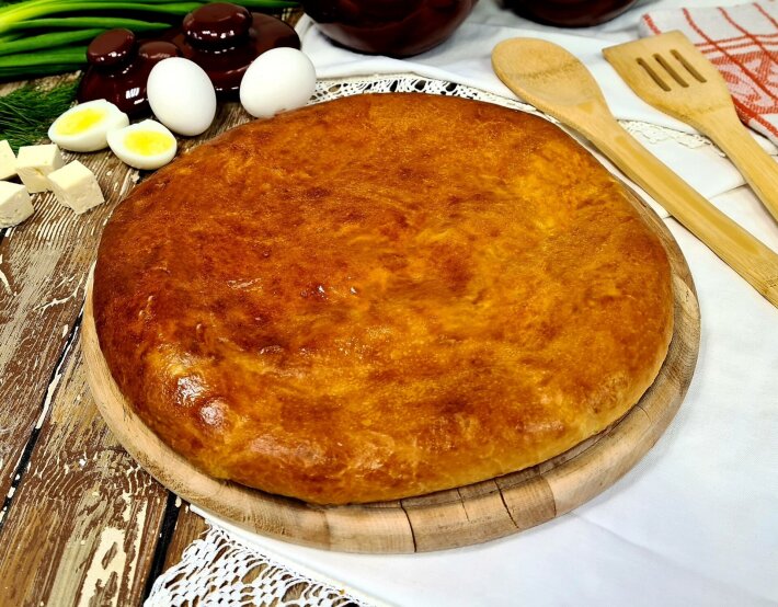 Осетинский пирог с яйцом и зеленью