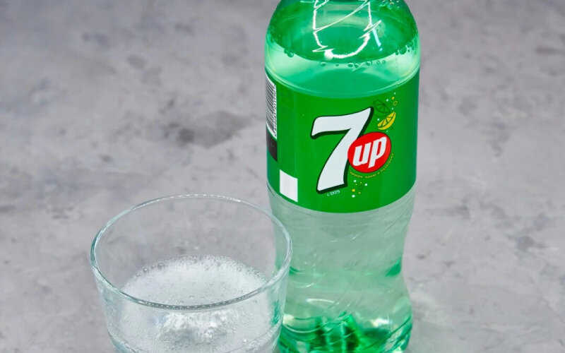 Газированный напиток «7Up»