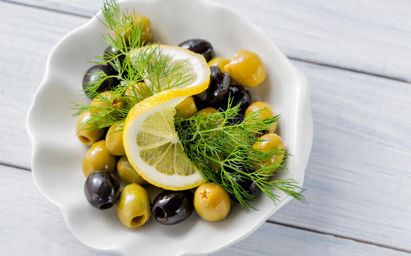 Маслины, оливки с лимоном