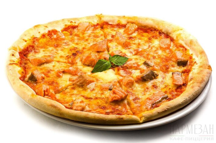Пицца с креветками  и лососем