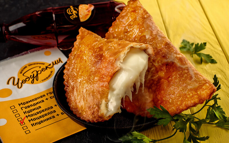 Чебурек с сыром «Моцарелла»