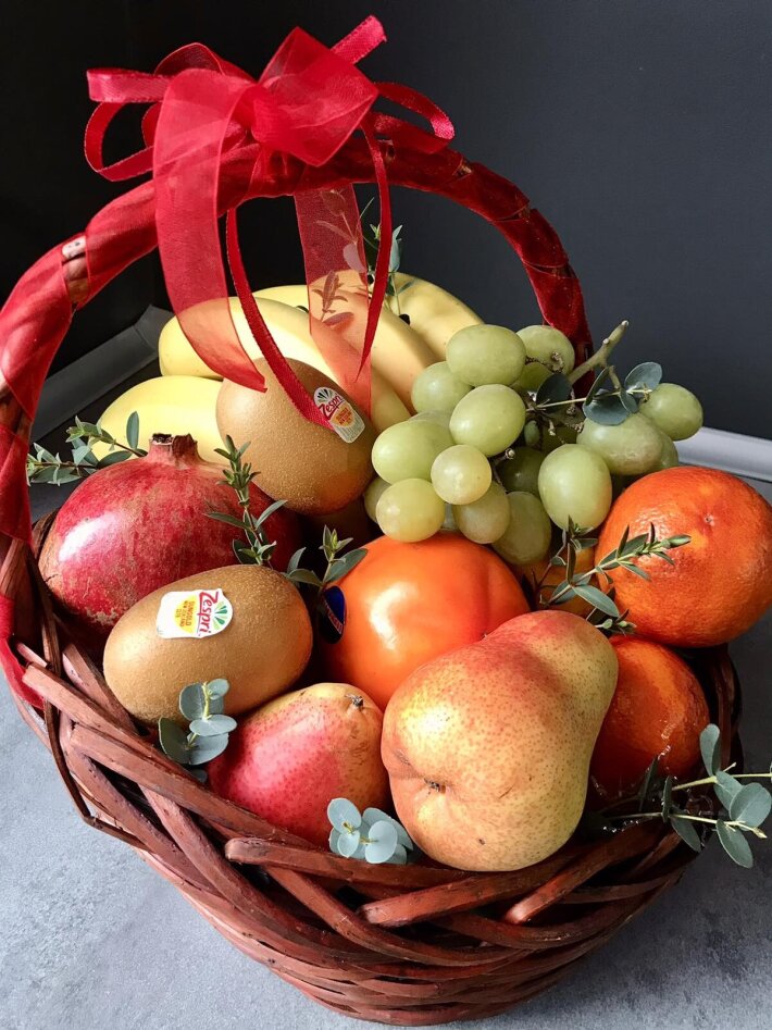 Набор фруктов в корзинке «Праздничный бум»