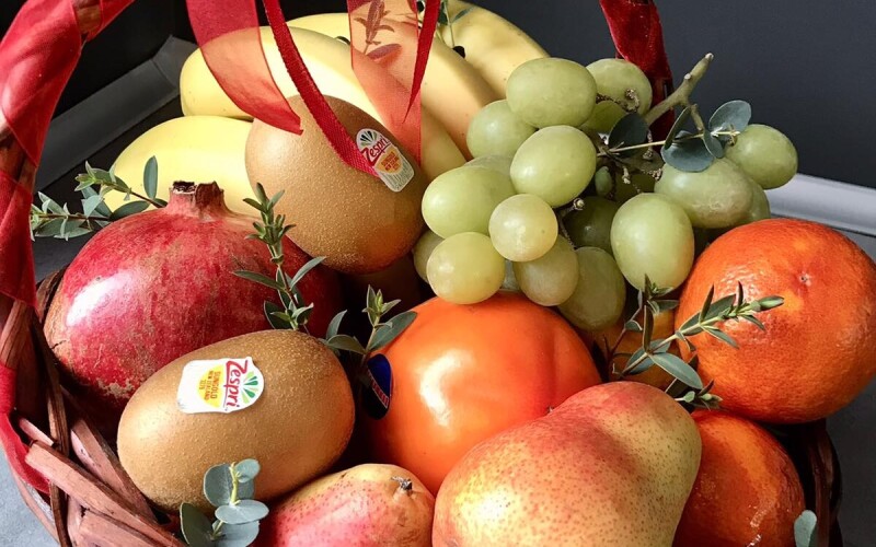 Набор фруктов в корзинке «Праздничный бум»
