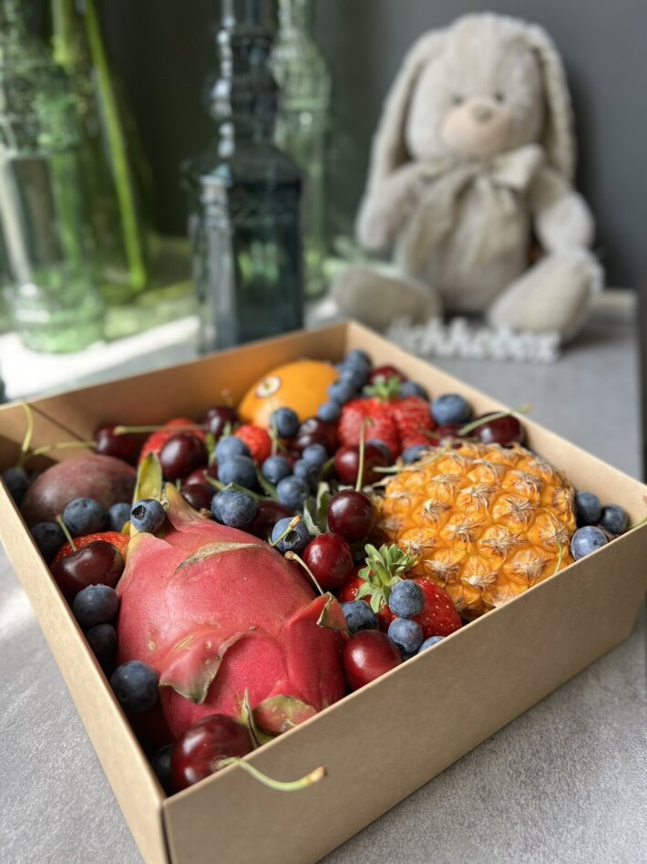 Набор фруктов в коробке «Paradise»