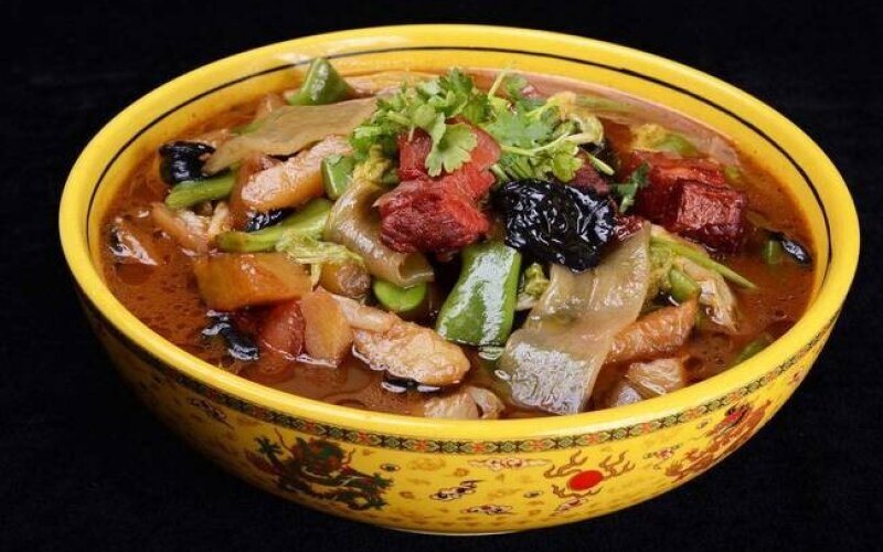 Китайский традиционный тушёный салат