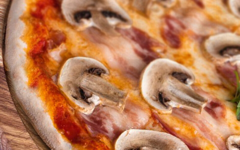 Пицца «Ветчина и грибы с трюфельным маслом»