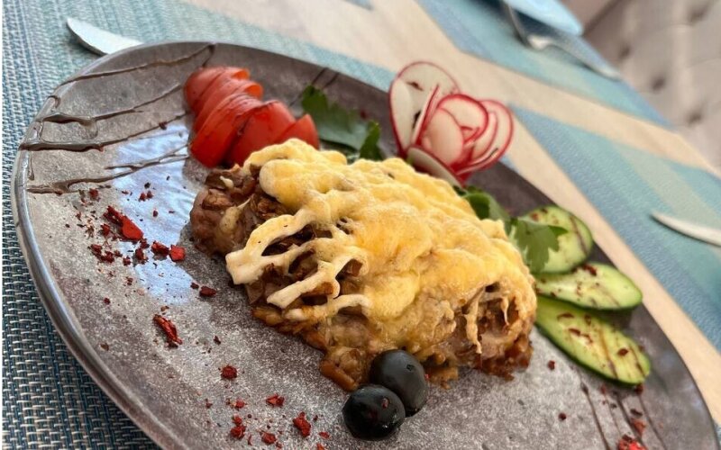 Свинина, запечённая с грибами