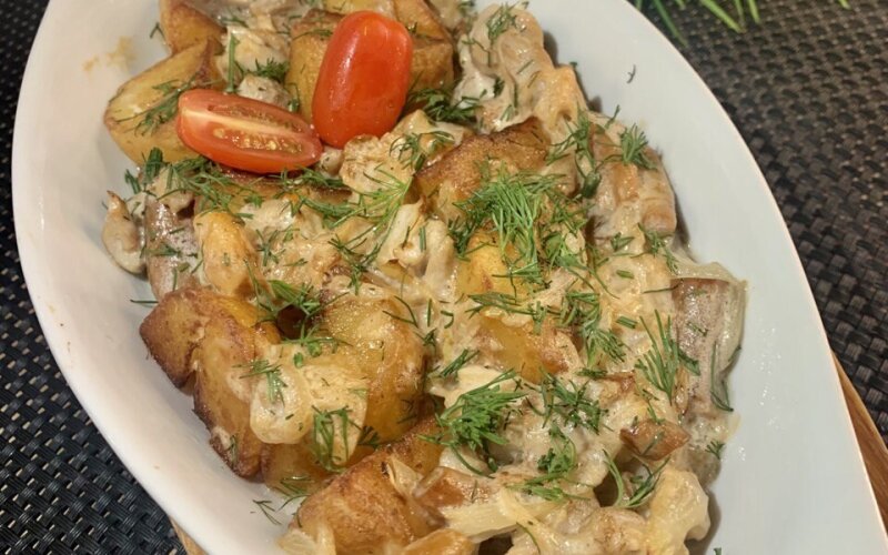 Цыпленок с картофелем и грибами