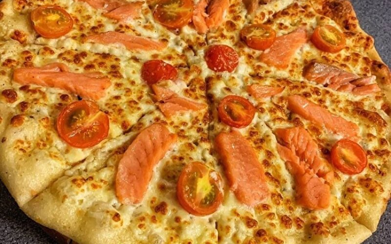 Пицца «Белый лосось»