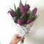 Букет из 7 фиолетовых тюльпанов в крафт бумаге