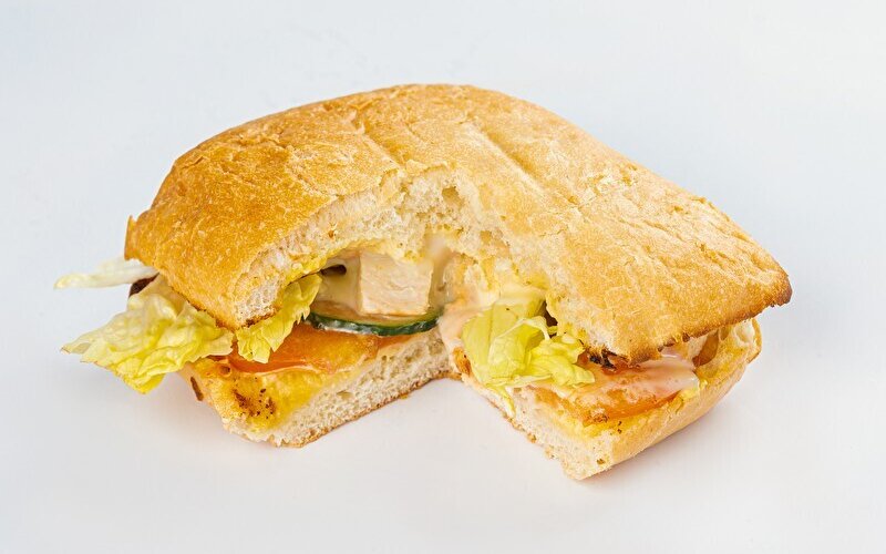 Сэндвич «Цыплёнок и сыр плавленый»