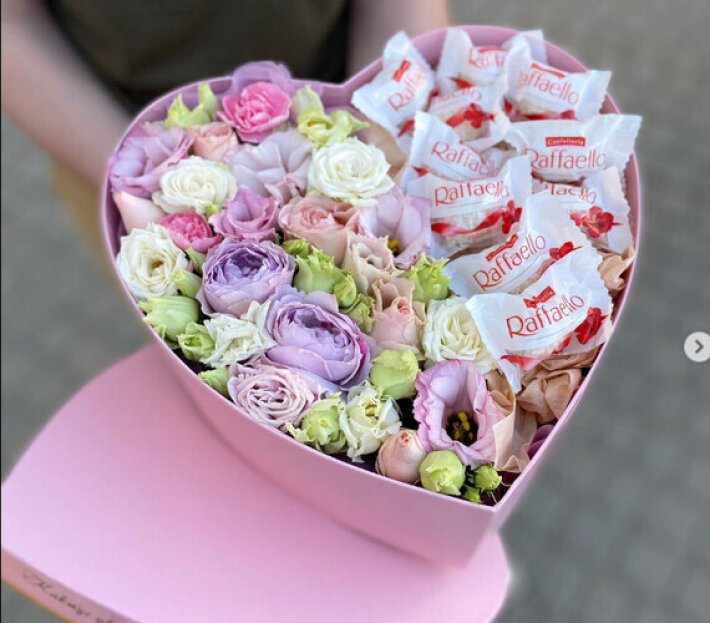 Коробка с цветами Для тебя