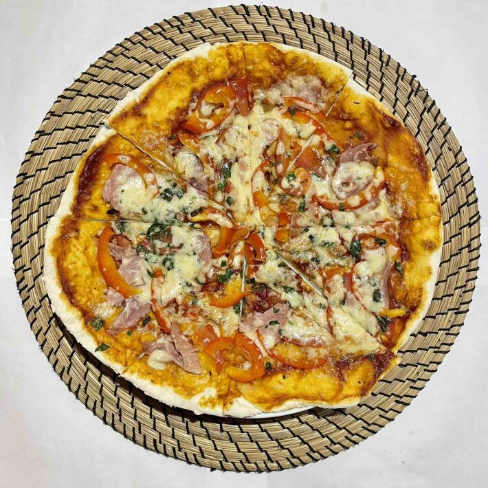 Пицца «Детская» с ветчиной, помидорами и сладким перцем