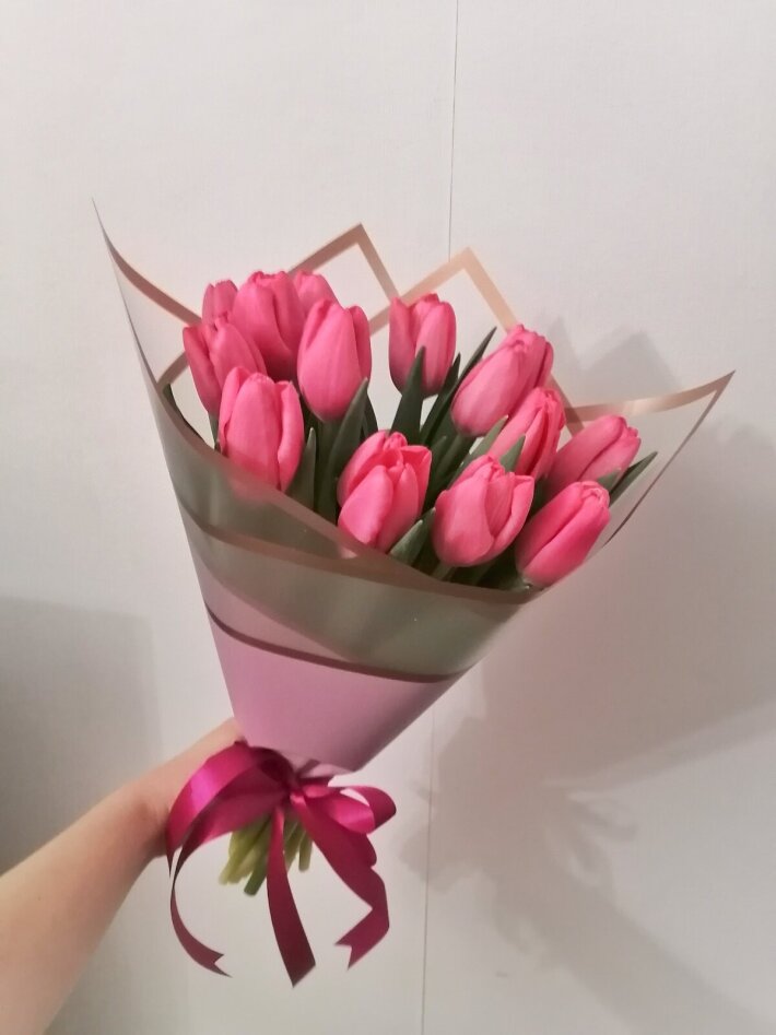 Букет 13 розовых тюльпанов