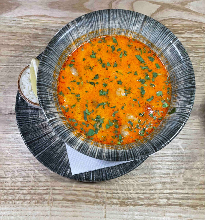 Суп «Том Ям» с креветками и грибами