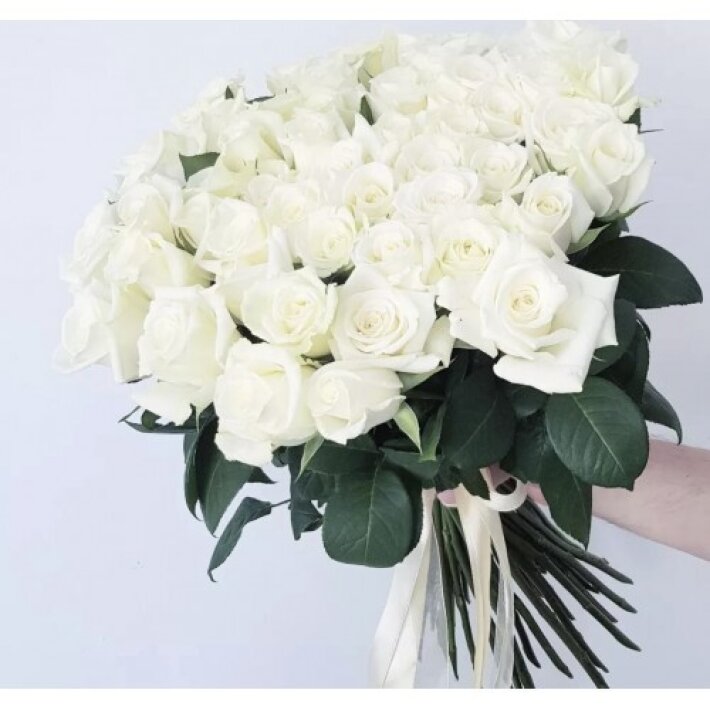 Букет цветов из белых роз