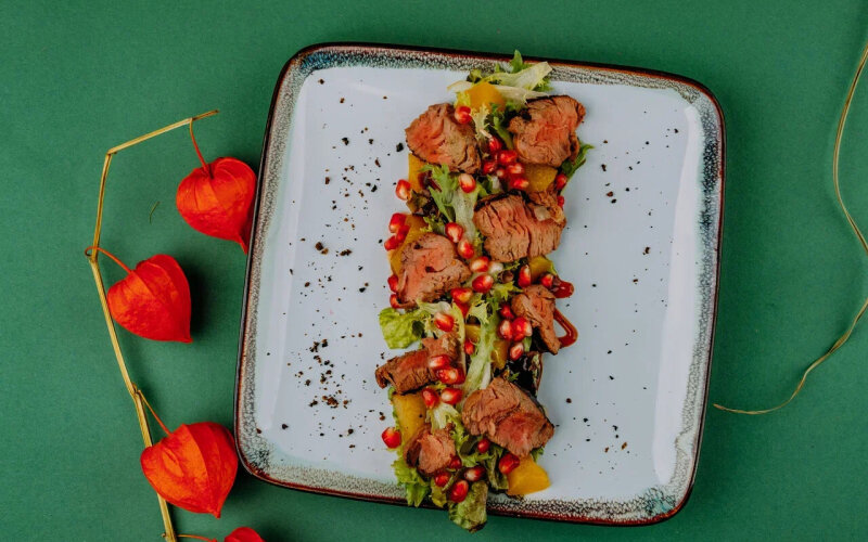 Филе-Шато с персиком под устричным соусом