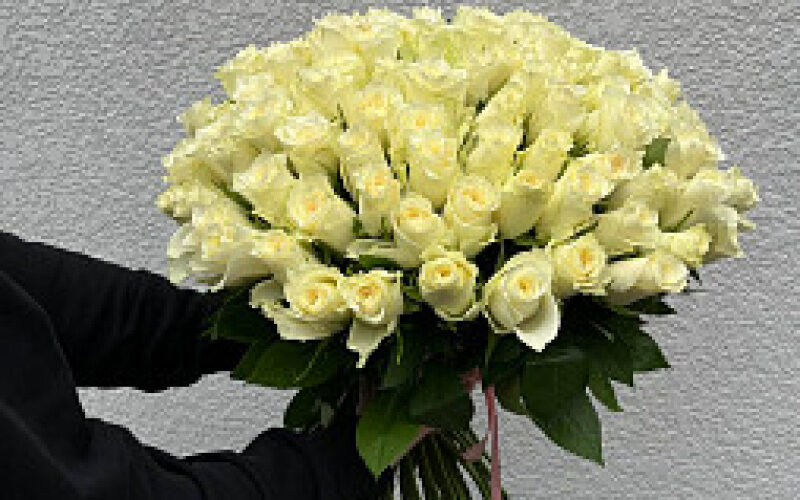 51 белая роза до 50 см